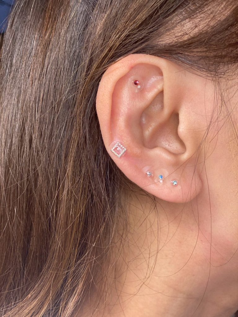 泉大津駅　耳ツボジュエリー